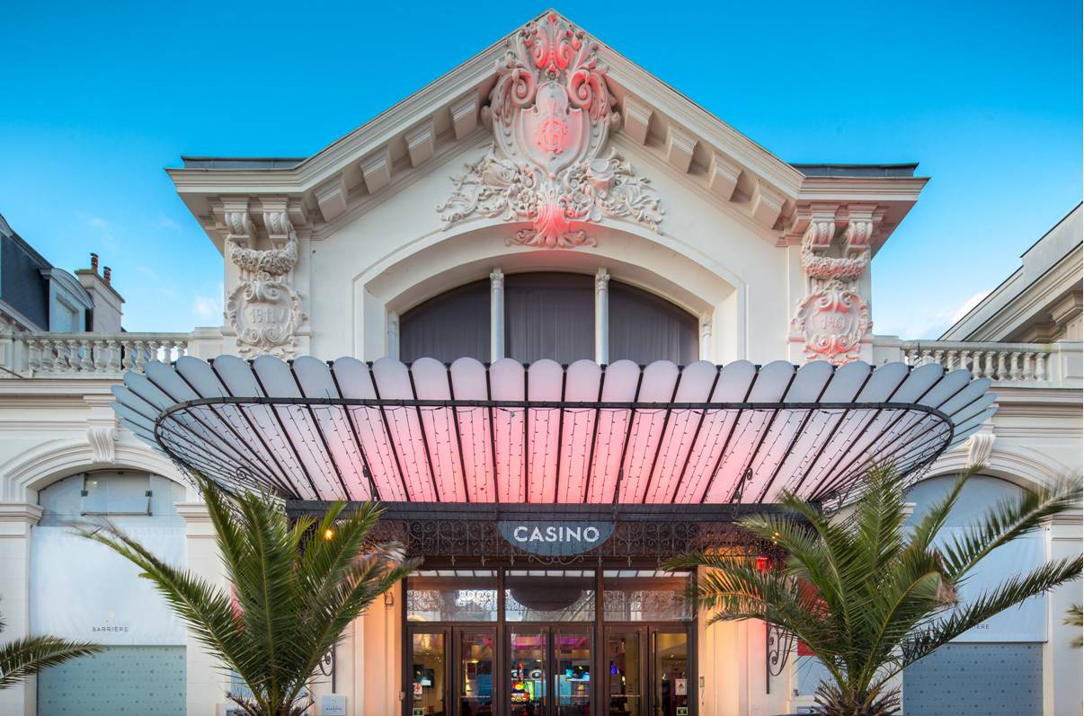 Vue depuis l'extérieur du casino de Dinard