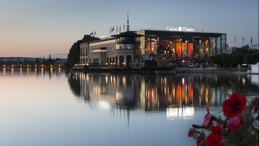 le casino de enghien les bains vu de l'extérieur