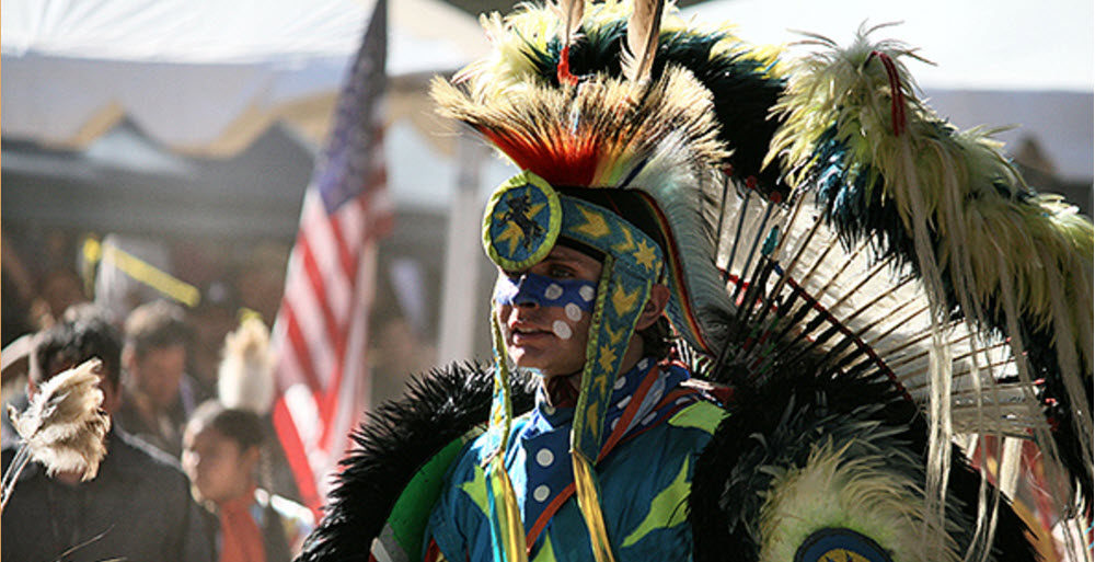 Un indien Chumash de la réserve près de Santa Maria en Californie.